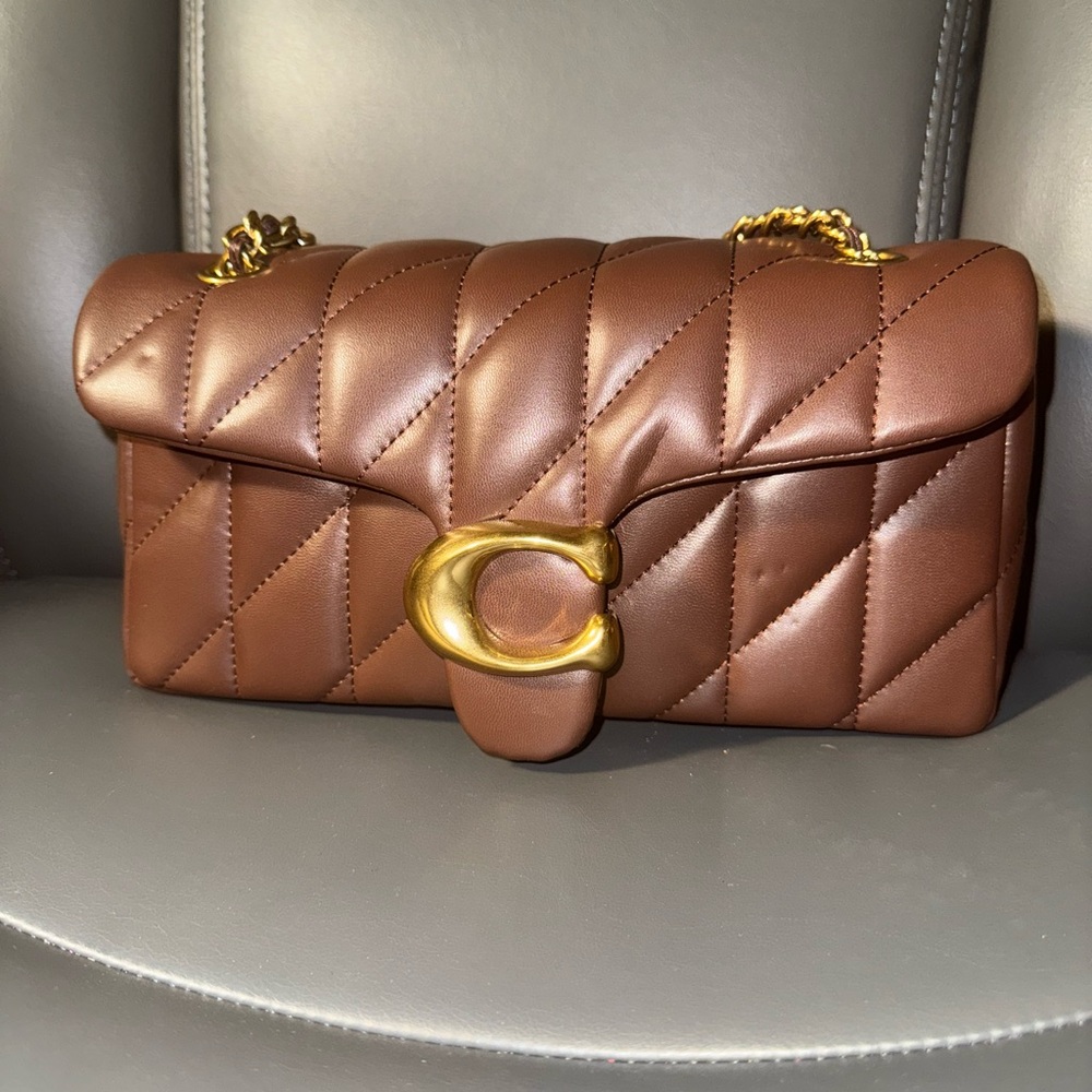 Maple Coach Quilted Tabby 26